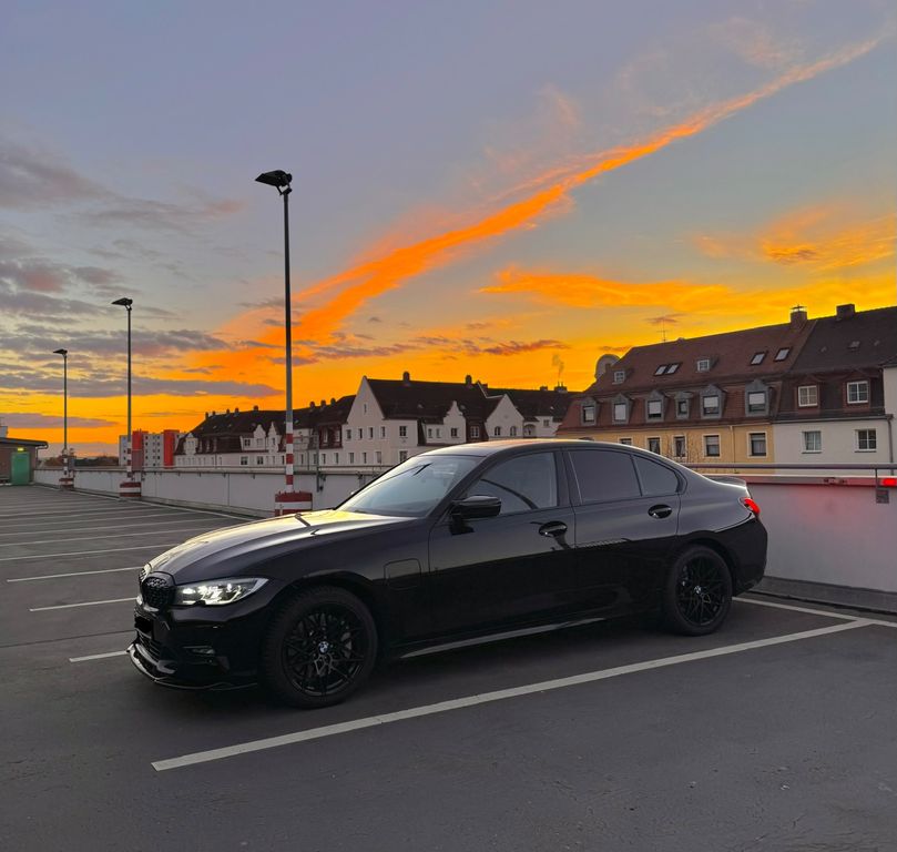 Bild des Angebotes BMW 330e Sport Line Automatik Sport Line
