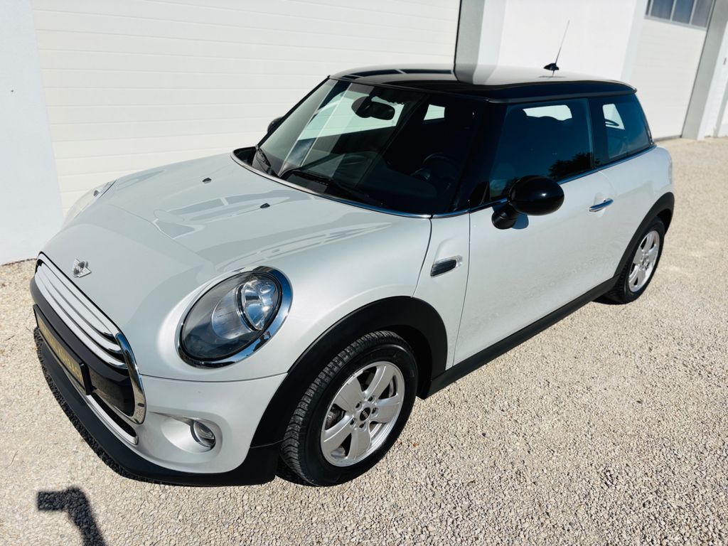 Bild des Angebotes MINI COOPER*NAVI*PDC*SHZG*SOUND*EXCITEMENT*SPORT*JCW