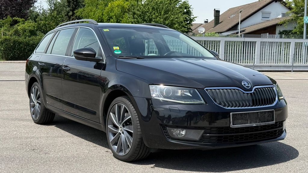 Bild des Angebotes Skoda Laurin Klement*LED*4x4*SHZ*Sportpaket*1Hand