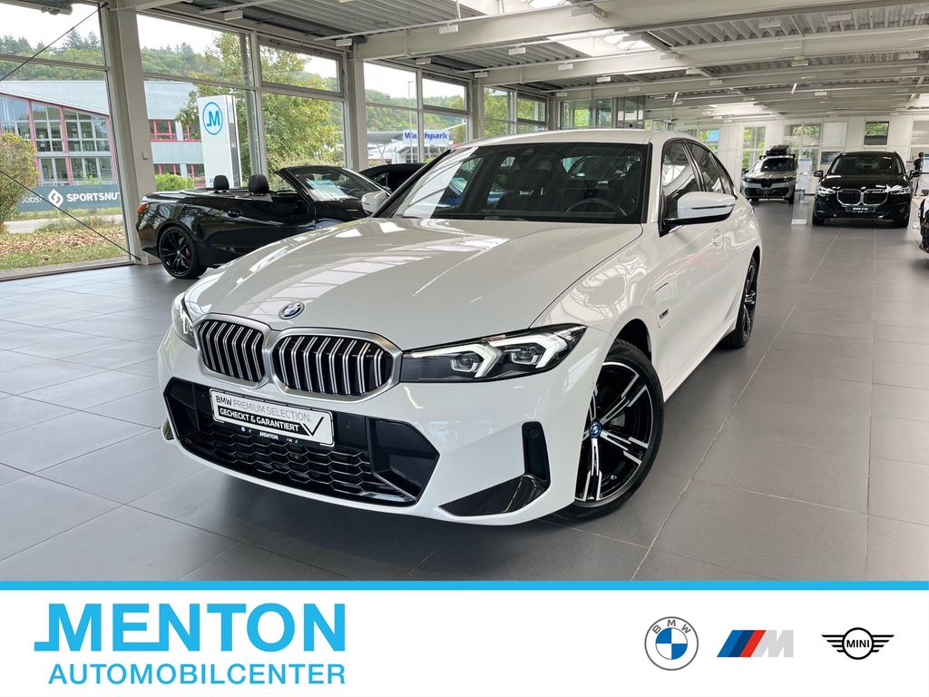 Bild des Angebotes BMW 330e xDrive Limousine M Sportpaket 18"/ParkingAs