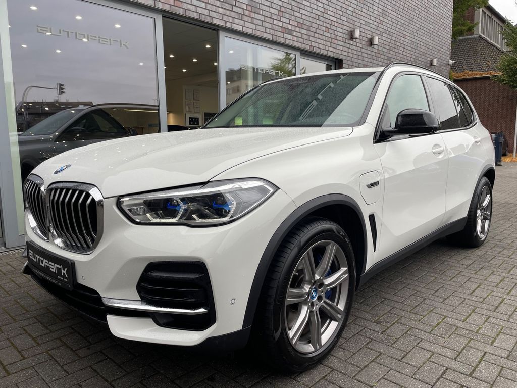 Bild des Angebotes BMW X5 xDr 45e SkyLounge LASER SitzLuft 360 HUD DASH