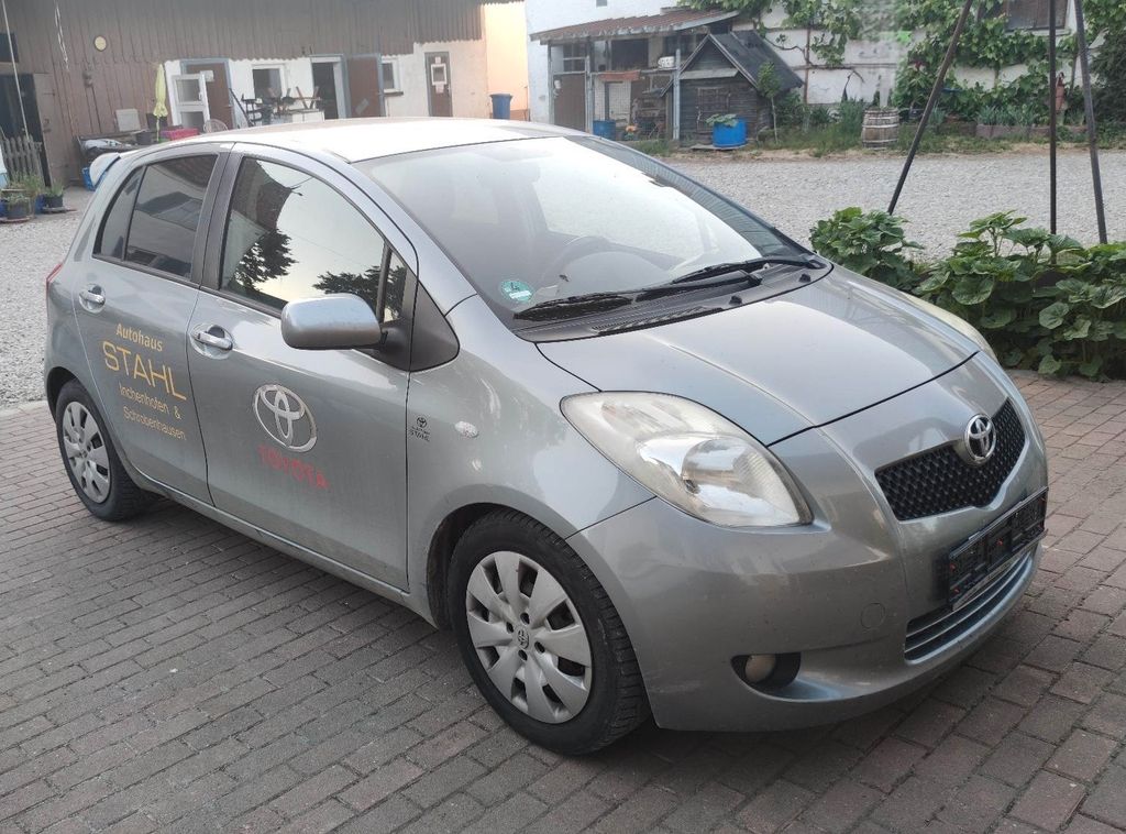 Bild des Angebotes Toyota Yaris 1.3 Executive