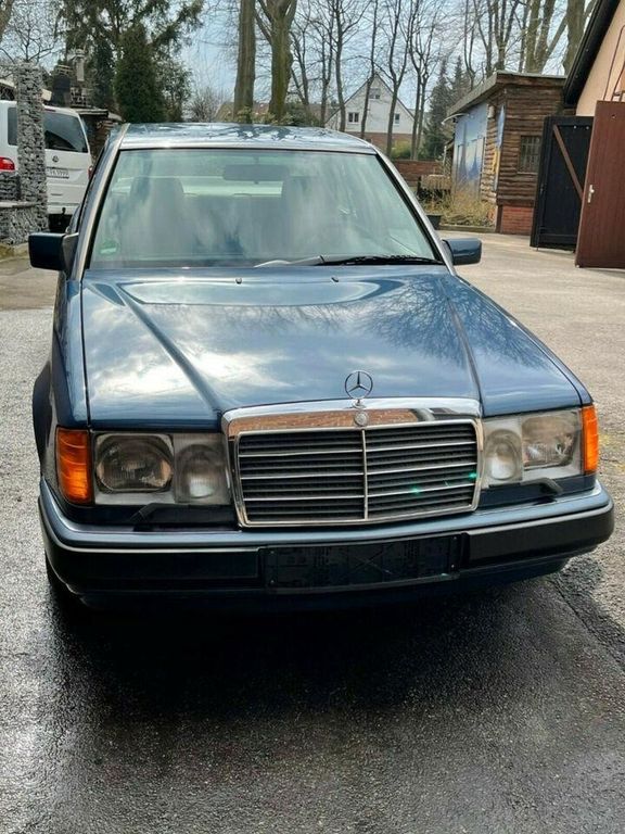 Bild des Angebotes Mercedes-Benz 230,  W124