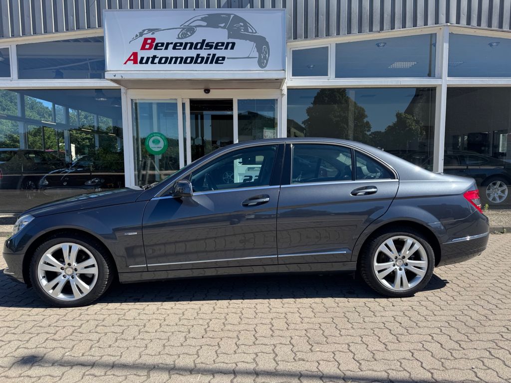 Bild des Angebotes Mercedes-Benz C 180 CGI BlUEEFFICIENCY/TEMPO/AHK/SITZHZG.
