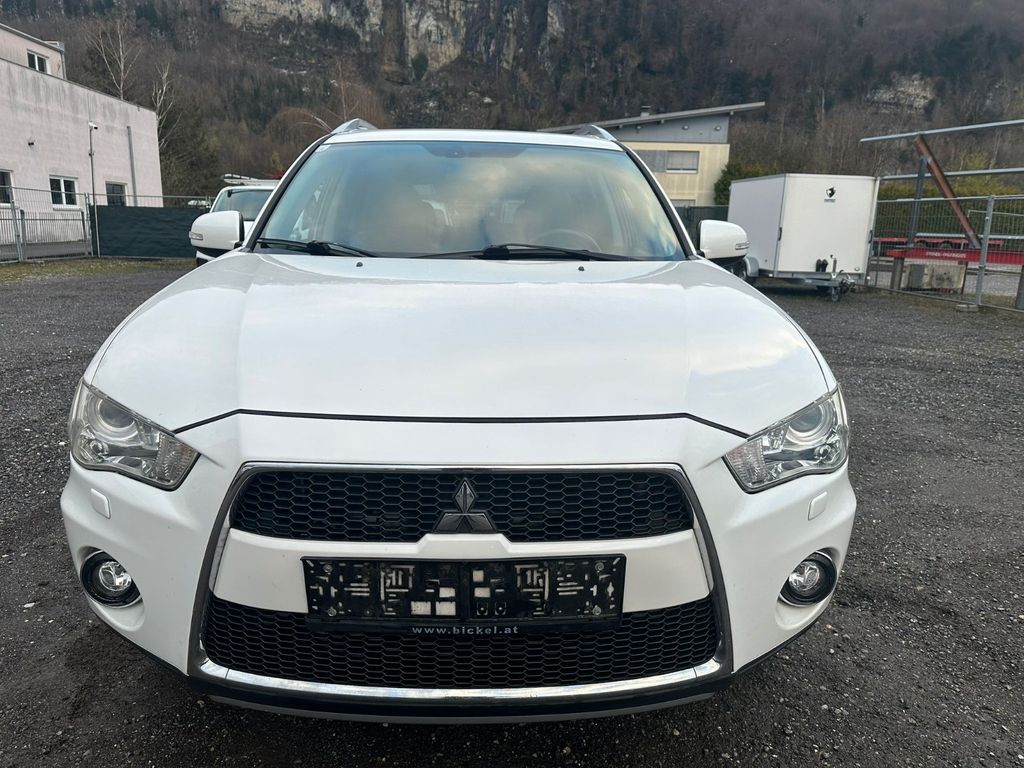 Bild des Angebotes Mitsubishi Outlander 2.2 DI-D-4WD-NAVI-KAMERA-AHK-7 SITZE