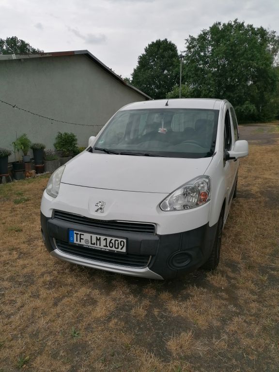Bild des Angebotes Peugeot Partner Tepee Tepee Active 98 VTi 1.6 Active