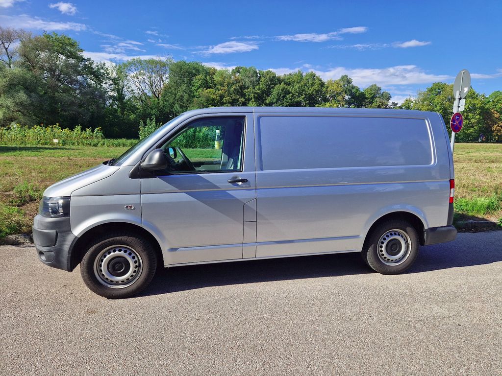 Bild des Angebotes Volkswagen T5 Transporter mit Ausbau