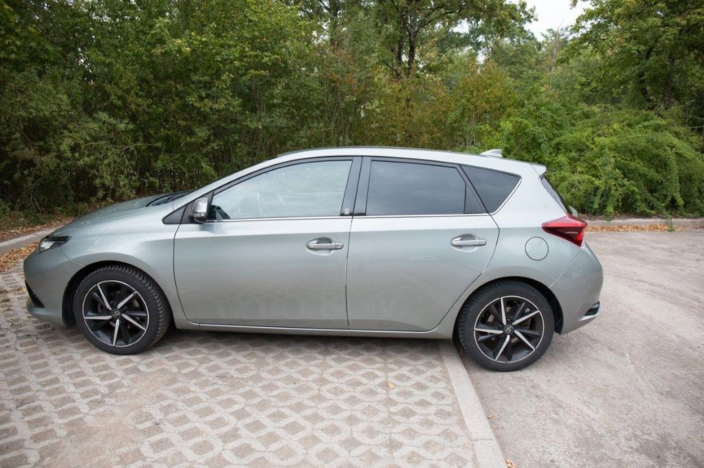 Bild des Angebotes Toyota Auris Touring S. 1,2-l-Turbo Team Deutsch. S...