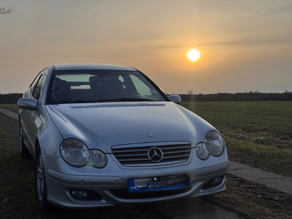 Bild des Angebotes Mercedes-Benz 220