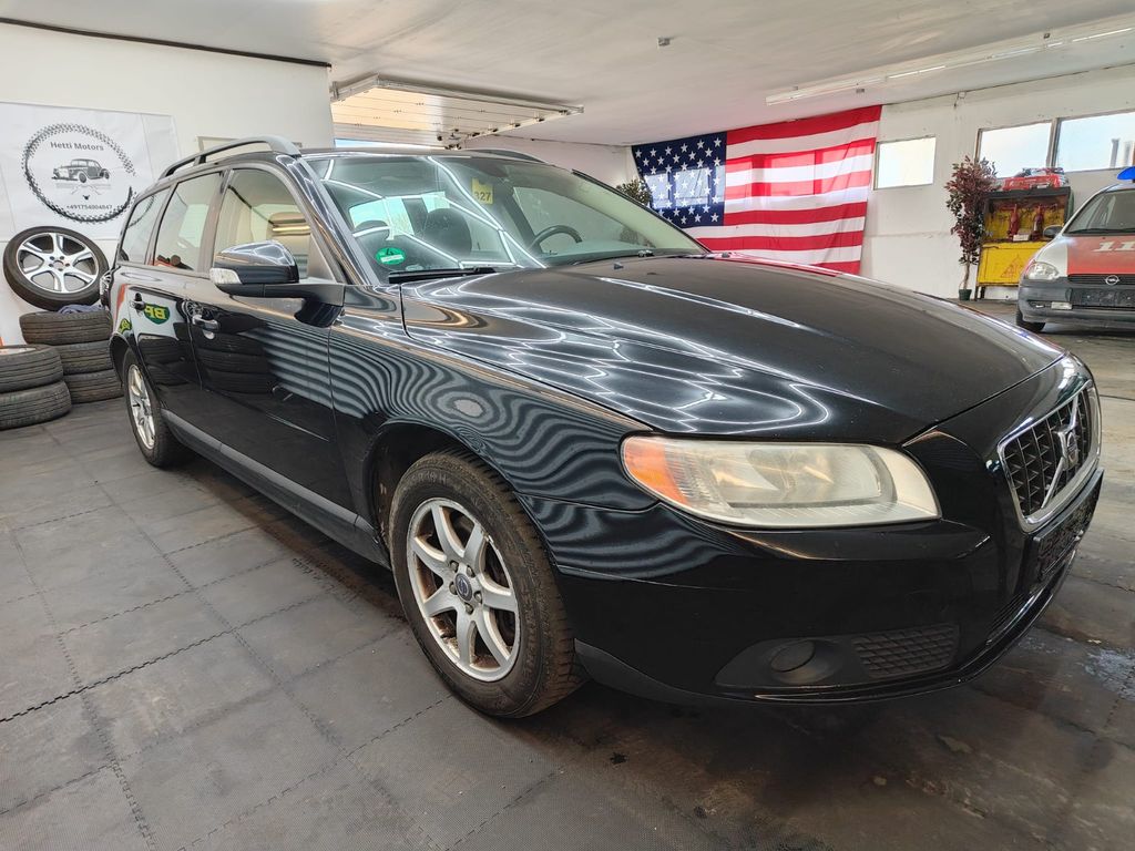 Bild des Angebotes Volvo V70 Kombi D5 AWD Sitzheizung AHK Tempomat