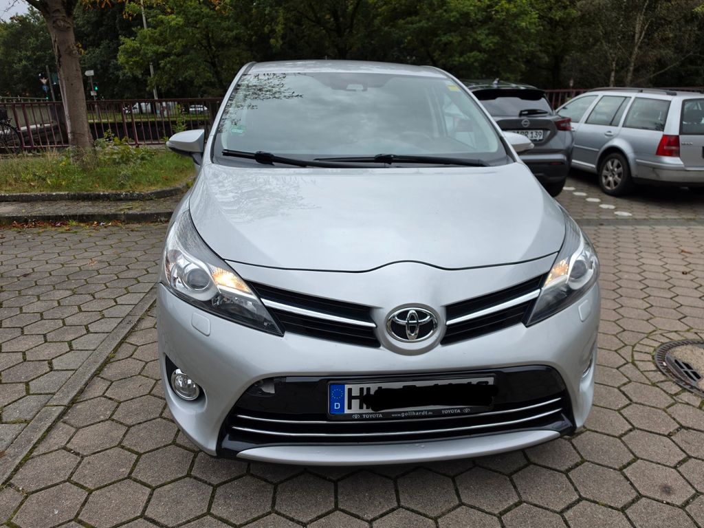 Toyota Verso 1.8l Valvematic Executive 7 sitzer