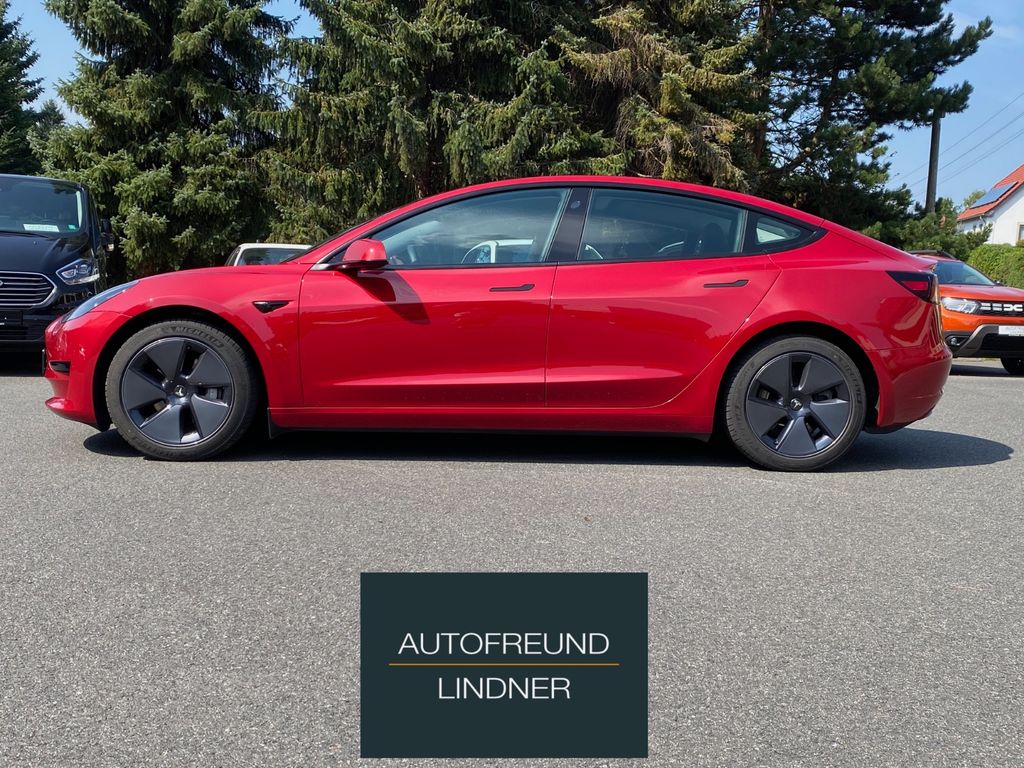 Bild des Angebotes Tesla Model 3 RWD 8-fach bereift Topp gepflegt