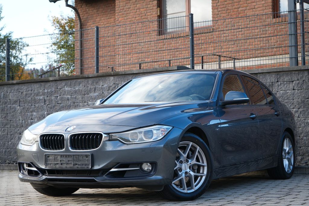 Bild des Angebotes BMW 335 xDrive Aut./AHK/Bi-Xenon/HeapUp/Memory/Schie