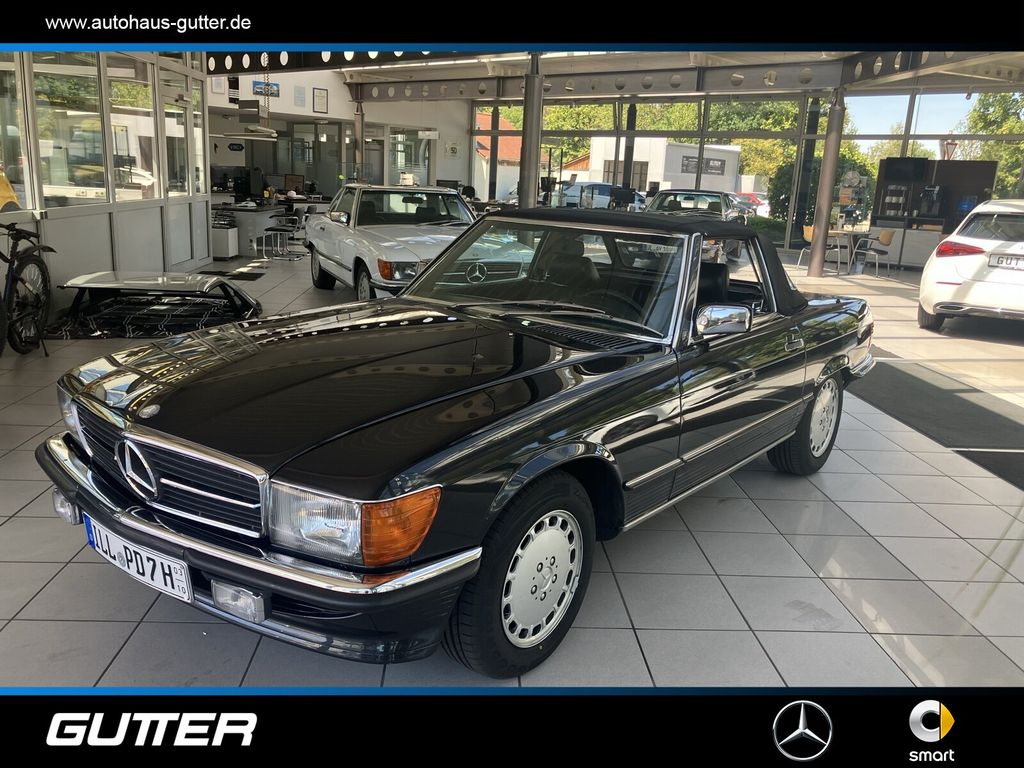 Mercedes-Benz 300 SL / R 107
