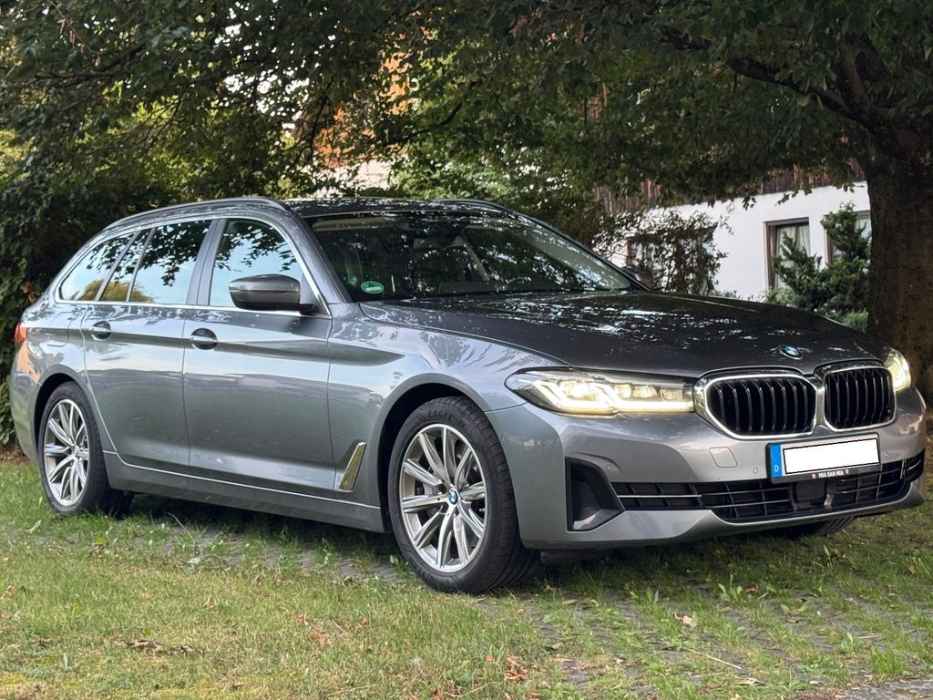 Bild des Angebotes BMW 530d xDrive Touring (LCI)|Pano|HUD|AHK