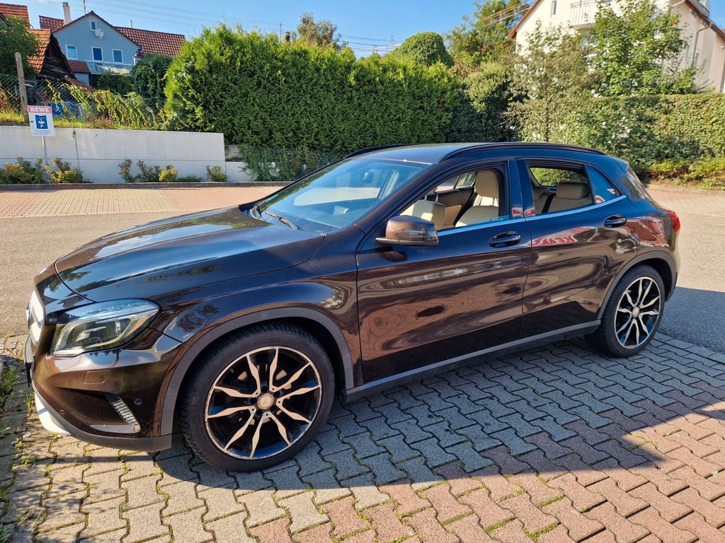 Bild des Angebotes Mercedes-Benz GLA 220 d 4MATIC DCT -