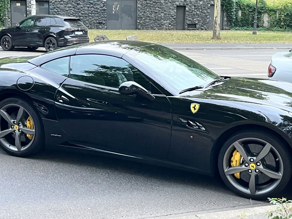 Bild des Angebotes Ferrari California schwarz/schwarz-Deutsch-unfallfrei