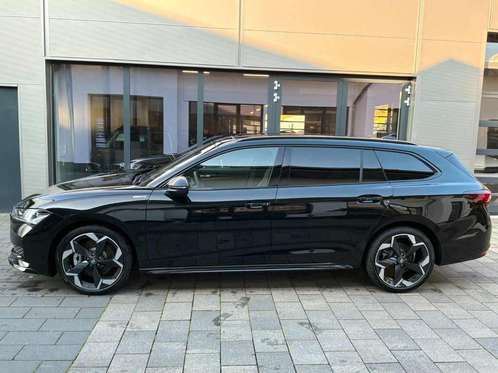 Bild des Angebotes Skoda Superb Combi 2.0 TDI Sportline 4x4 MATRIX+AHK