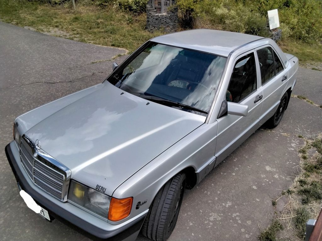 Mercedes-Benz 190E 2.6