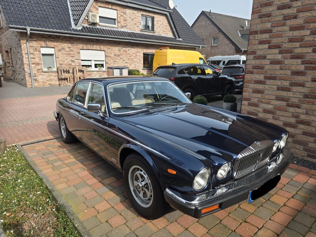 Bild des Angebotes Jaguar XJ12 Daimler Double-Six