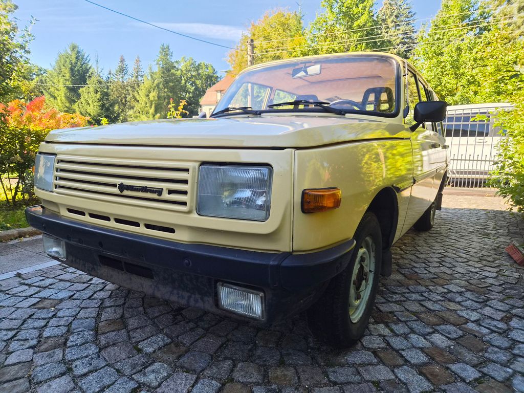 Bild des Angebotes Wartburg 353 S Tourist