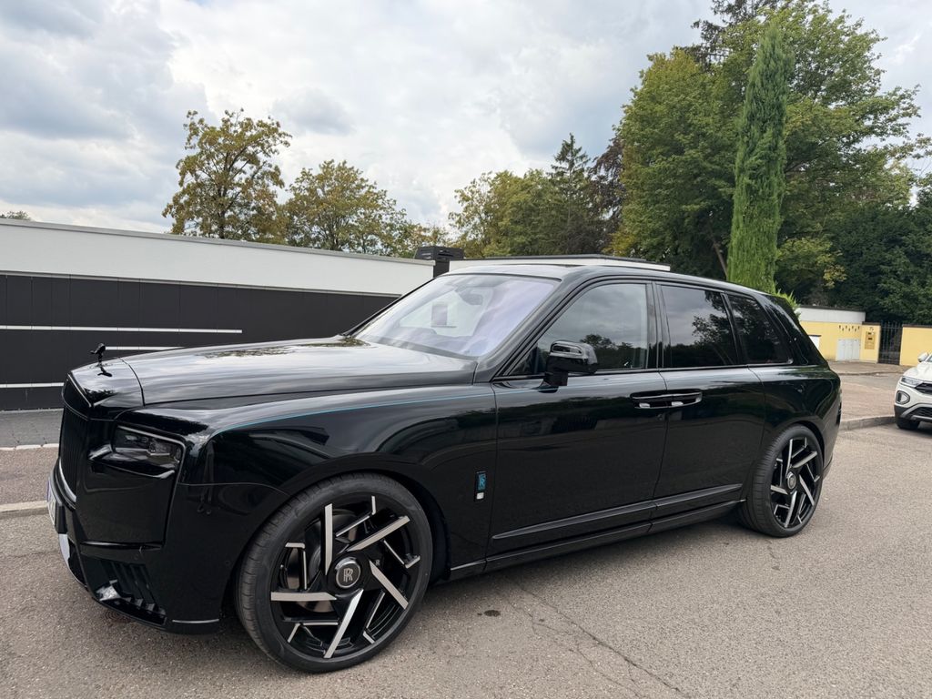 Rolls-Royce CULLINAN THEATER/BESPOKE/BLACK BADGE CARBON