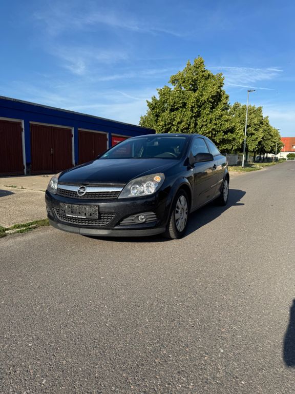 Bild des Angebotes Opel Astra H GTC 1.6 / 105 PS / Navi / Klimaauto