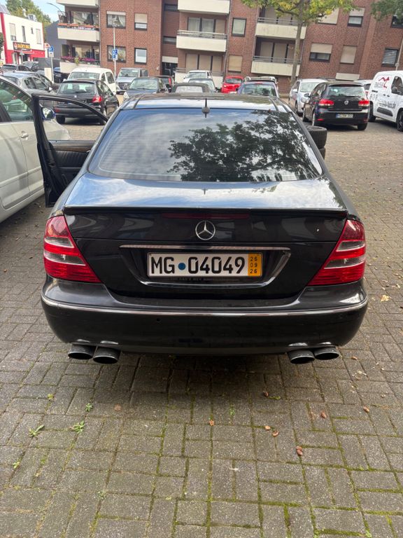 Bild des Angebotes Mercedes-Benz E 500 4MATIC Avantgarde