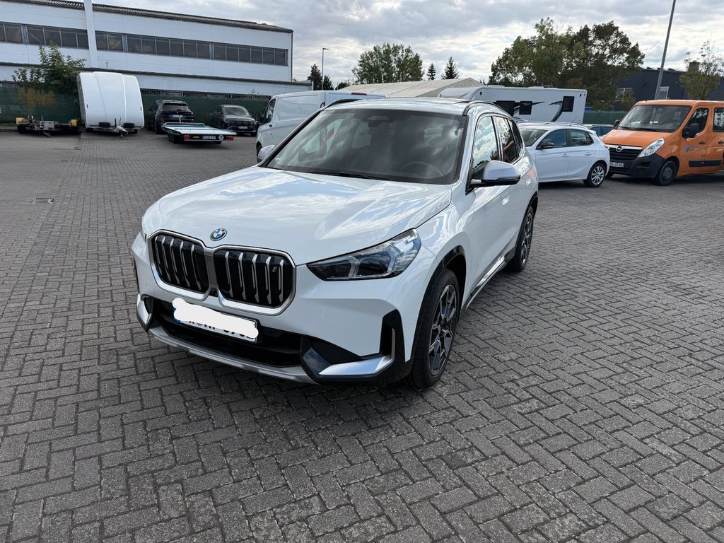 Bild des Angebotes BMW iX1 30 *xDRIVE* xLINE*PANO*19"*LEDER*AHK*LED*