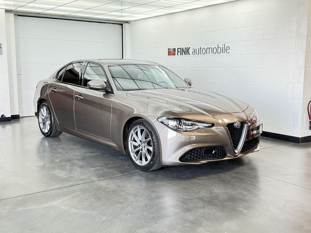 Bild des Angebotes Alfa Romeo Giulia Super 2.2 D Cam PDC Xenon DAB