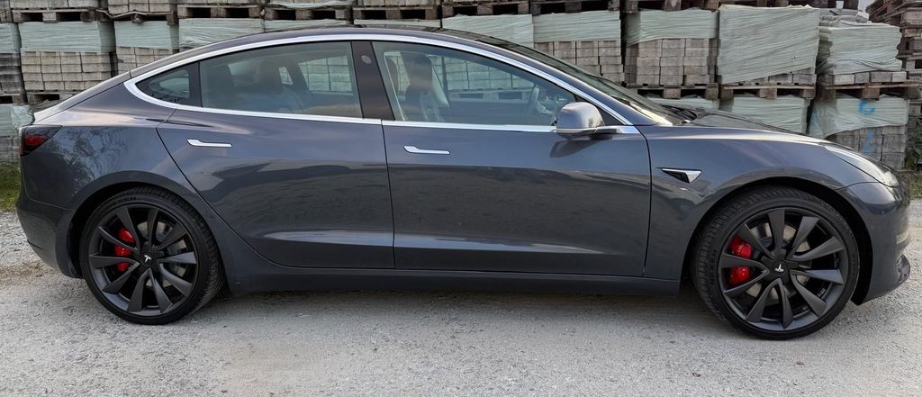 Bild des Angebotes Tesla Model 3 Allradantrieb mit Dualmotor Performa...