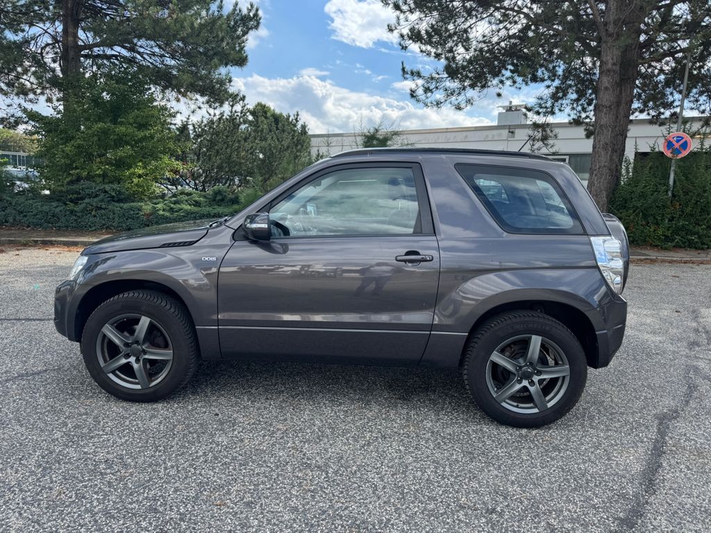 Bild des Angebotes Suzuki Grand Vitara 1.9 DDIS Black and White