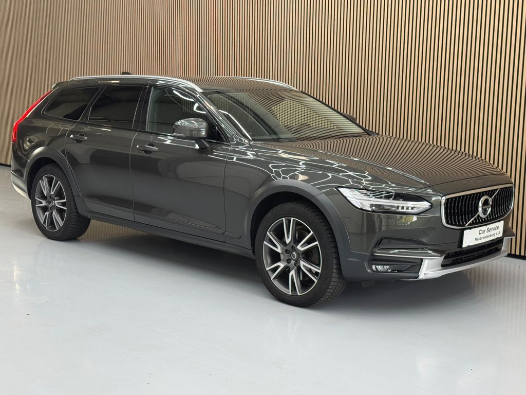 Bild des Angebotes Volvo V90 Cross Country AWD*Panorama*B&W®*Sthzg*1.Hand