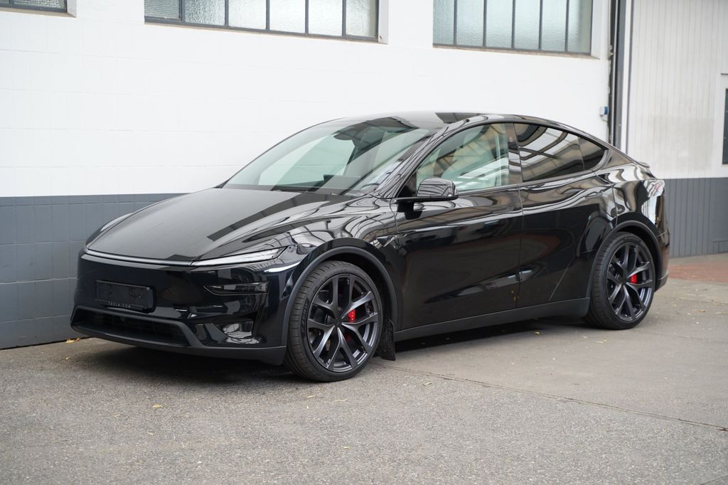 Tesla Model Y Performance Juniper *innen weiß*