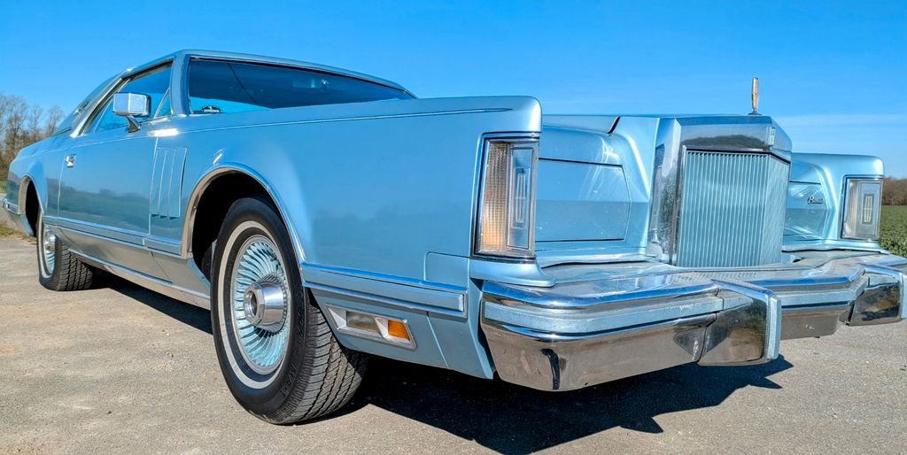 Lincoln Continental Mark V