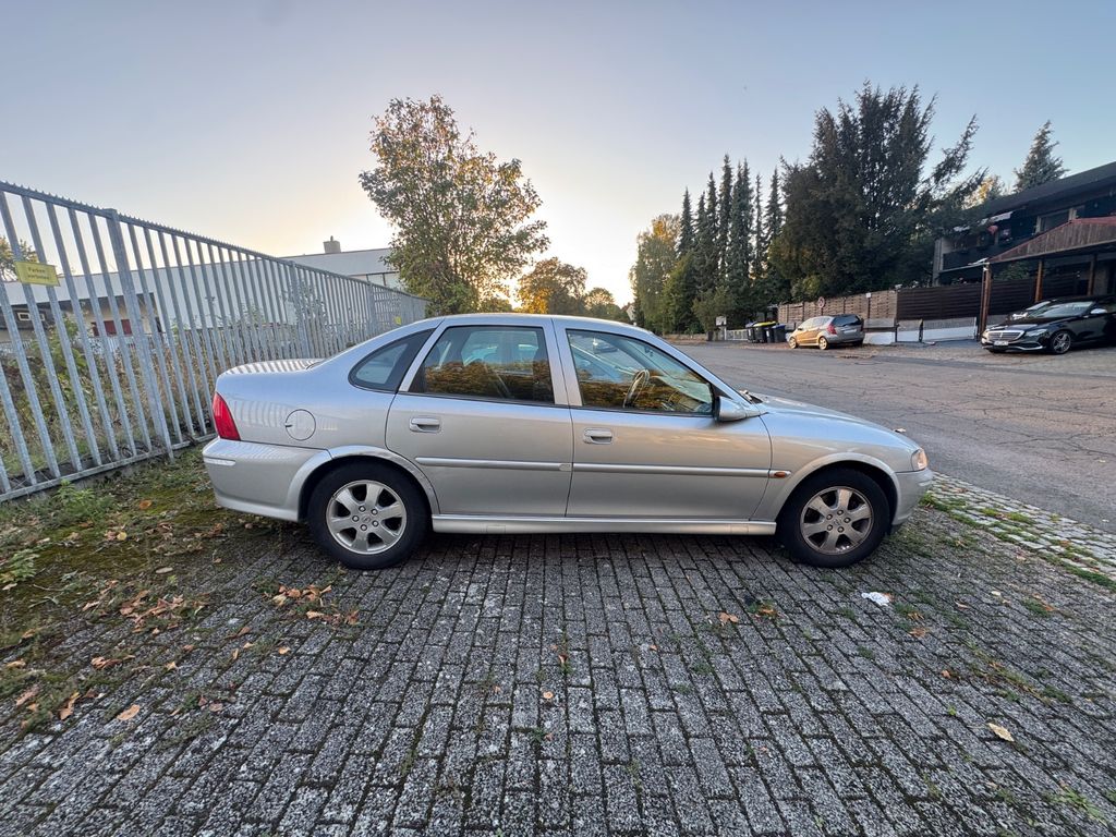 Opel Vectra 1.6 16V  Comfort Automatik