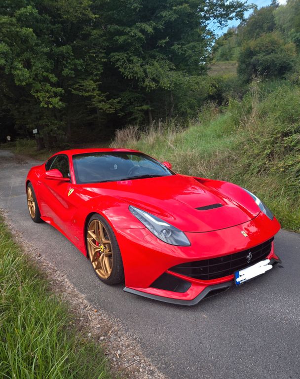 Ferrari F12 berlinetta - Novitec + Schalensitze carbon