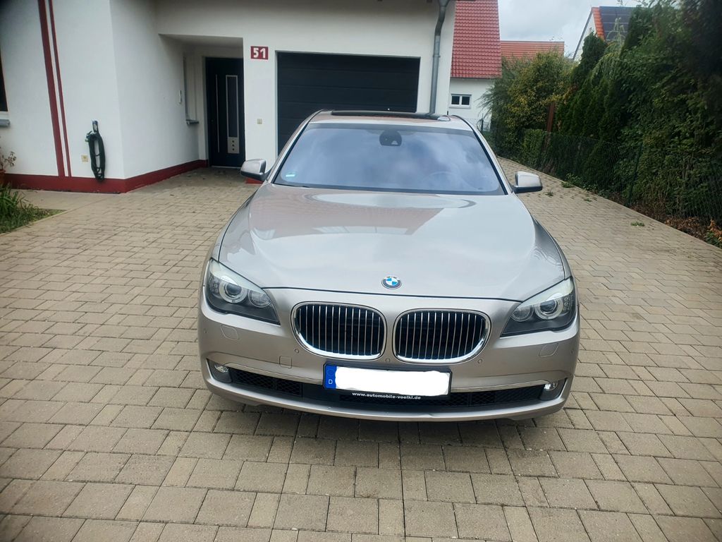Bild des Angebotes BMW 750i  M-Sportpacket mit Vollausstattung