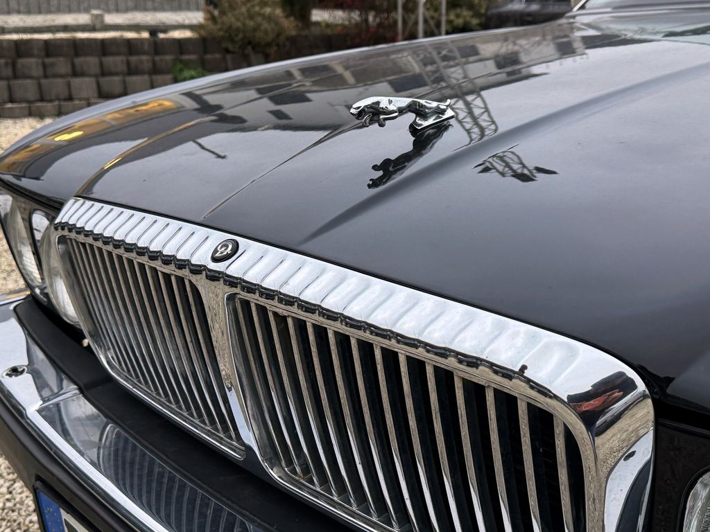 Bild des Angebotes Jaguar XJ40 Daimler H Zulassung Oldtimer TÜV 07-2027