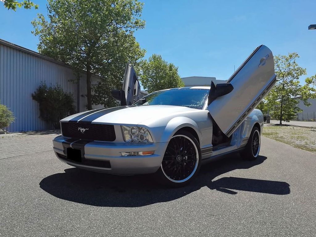 Ford Mustang 4.0 V6 Silber Met. Tüv 06.2027 Schalter