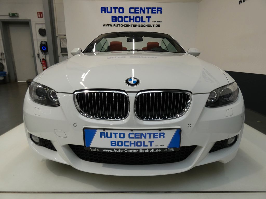 Bild des Angebotes BMW 325 i*Aut*M Sportpaket*NaviProf*Xenon*HiFi*PDC