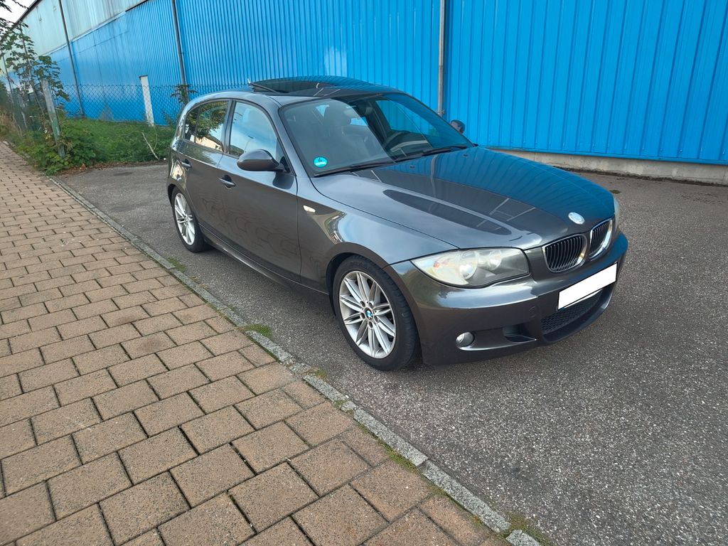 BMW 130i M-Paket Schalter Navi SHZ PDC
