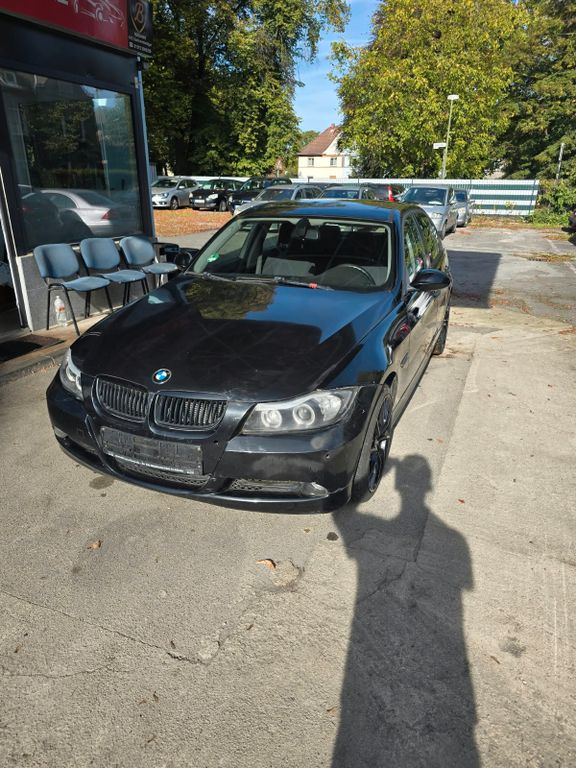 Bild des Angebotes BMW 320i - TÜV 8/28, LPG, 185000km