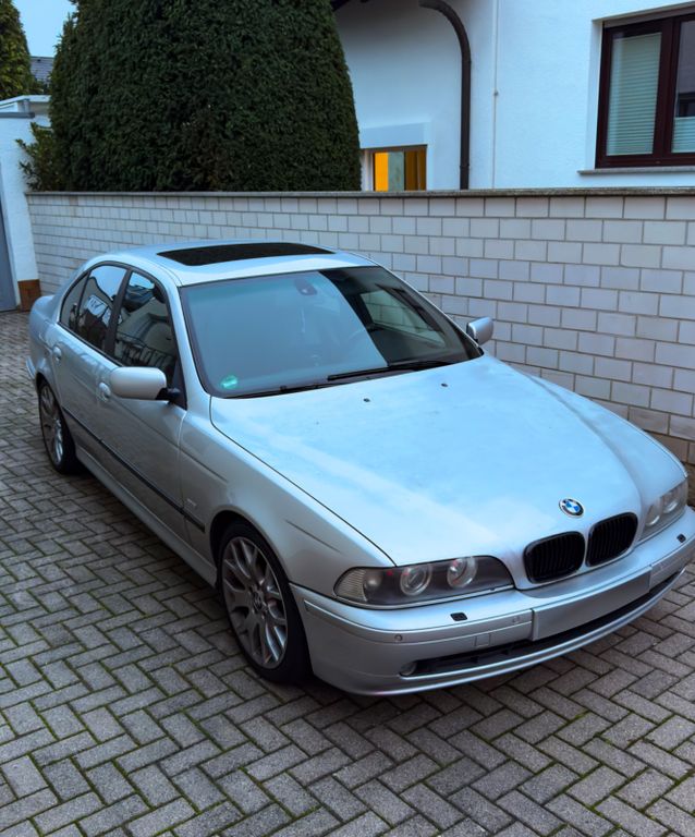 BMW 520i -