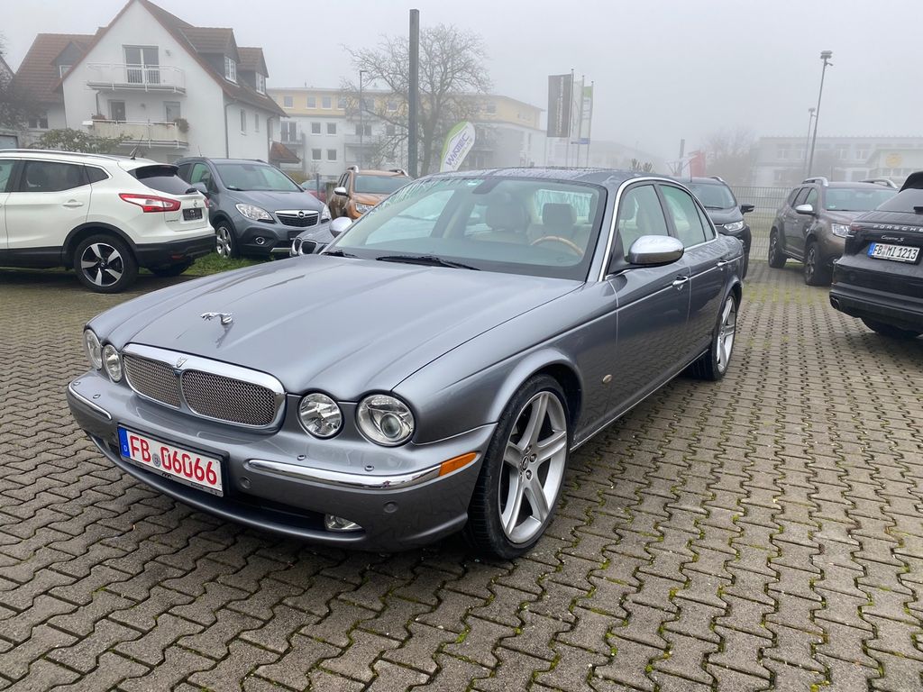 Bild des Angebotes Jaguar XJ 4.2 XJ8 Executive