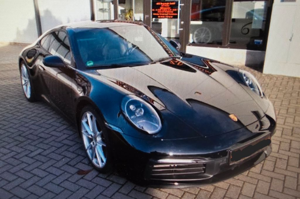 Porsche 992 Carrera Schwarz/Schwarz APPROVED Okt.2027