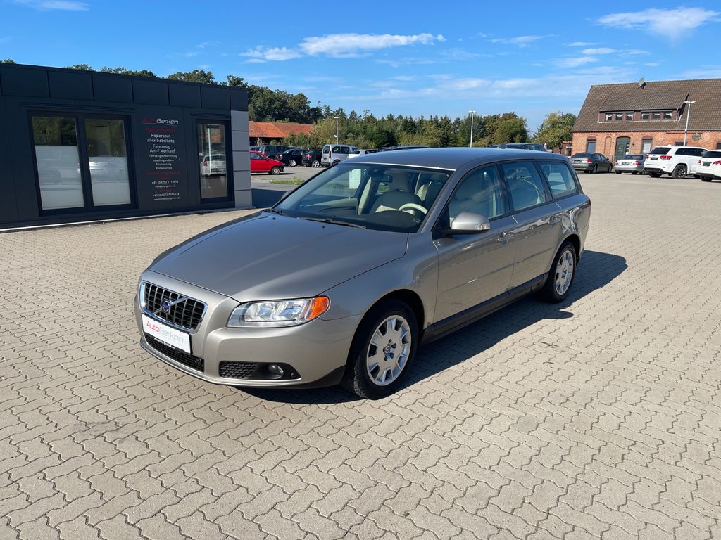 Bild des Angebotes Volvo V70 2.5 T Kombi Kinetic 1HD Scheckheft TÜV NEU