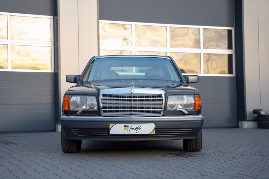 Bild des Angebotes Mercedes-Benz W126 300 SE mit Leder und Gardinen