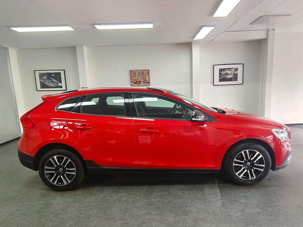 Bild des Angebotes Volvo V40 Cross Country D3 Plus PDC TÜV 09/2027