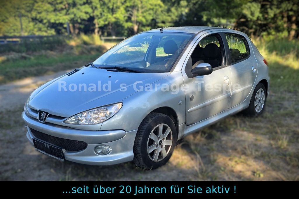 Bild des Angebotes Peugeot 206 1.4 75 - 1.Hand - wenig KM - Tüv neu